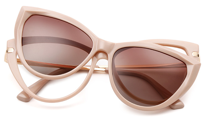 200561 Cateye Magnetic Clip on Glasses