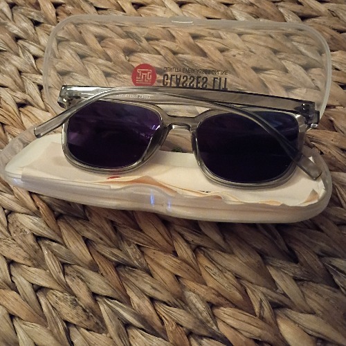 I choose the darkest lense, added my prescription and whoalá! I have Sunglasses and Glasses. They fit just like the picture it's shown here. Recommended 