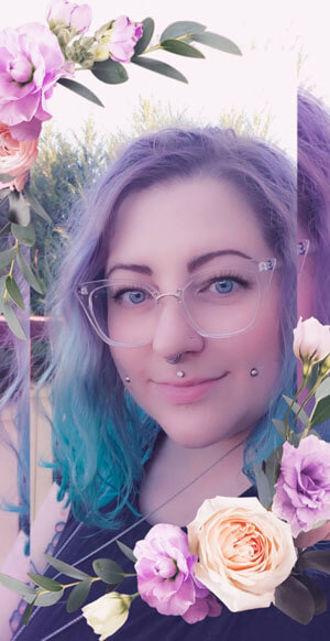 This frame is seriously the most comfortable frames of all of my 8 styles of frames from GlassesLit. I have all 3 colours now because they are my go to frames for a long day. 